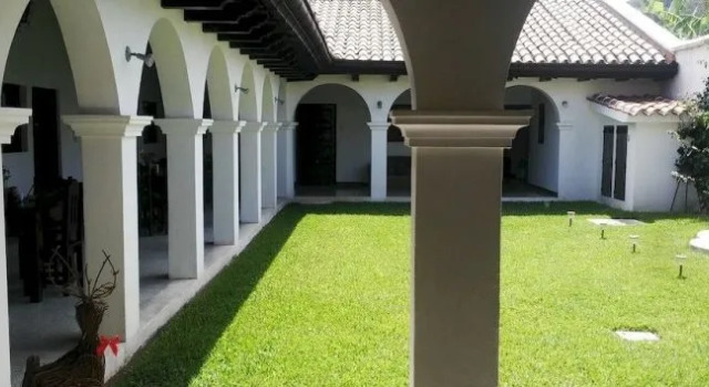 Hotel Viña Española, Book Hotel Hotels in Zacatepeques with Parking, Parking