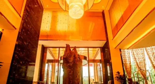 Jintian Hotel (Qionglai Dingsheng Times Plaza)