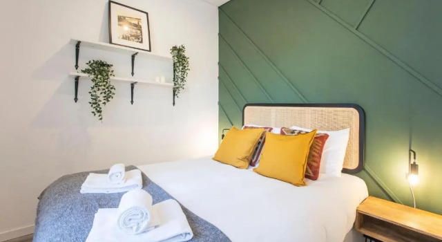 Seaside 1BR Flat w/ AC in Matosinhos by LovelyStay, Забронировать Отель Матозиньюш Регион Порту