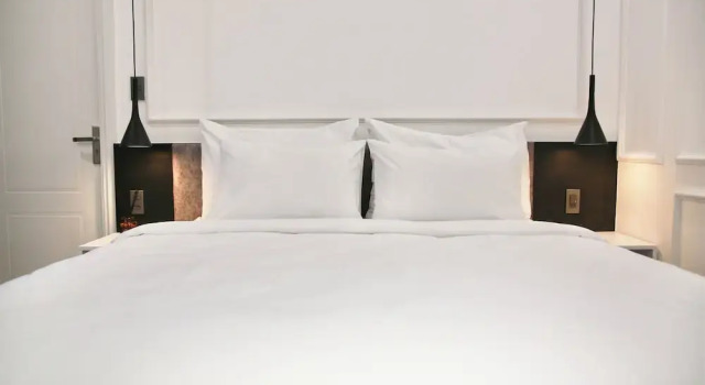 Полулюкс CityHouse- El Pino Realm at Metro Ben Thanh Market