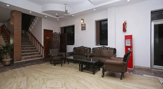 OYO 10072 Hotel Amrit Regency