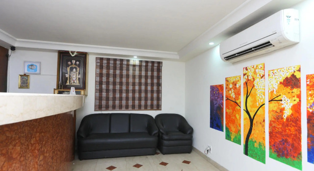 Capital O 14933 RPR Residency, Забронировать Отель Отели Ченнаи с завтраком, рядом с AVM Rajeswari Kalyana Mandapam, Завтраки