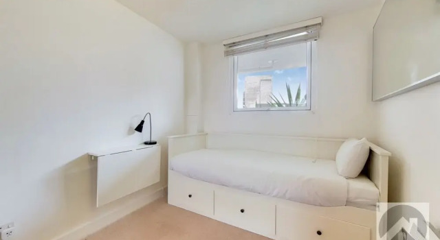2 Bed &1 Bath Apartment in Canary Wharf