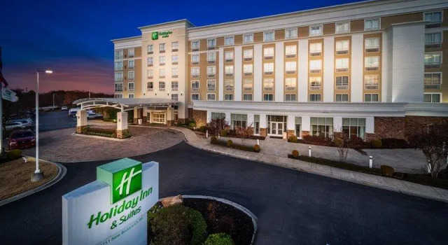 Кровать в общем номере Holiday Inn & Suites Memphis - Wolfchase Galleria by IHG