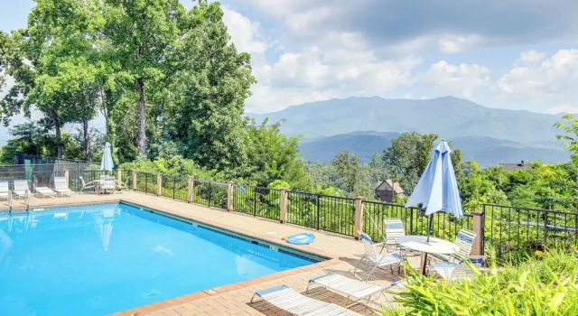 Коттедж Hot Tub & Pet-Friendly! Gatlinburg Resort Cabin