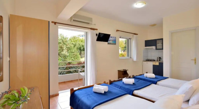 Студия Standard с балконом и с красивым видом из окна Katerina Rooms Agii Apostoloi