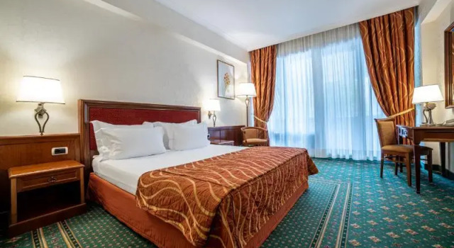 Двухместный номер Standard с балконом Lux Garden Hotel