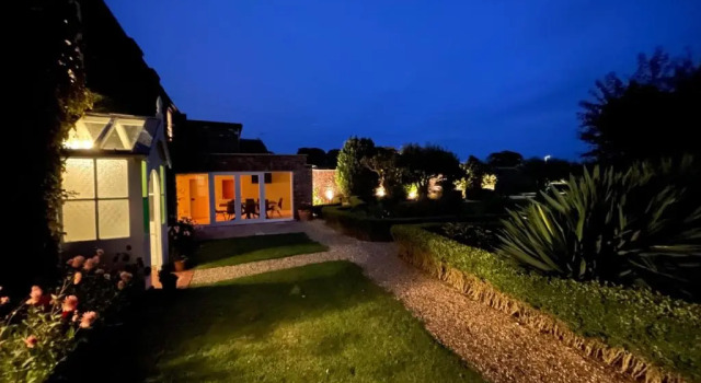 Коттедж с 4 комнатами Bay View House