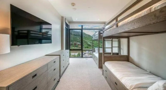 Luxury 4 Bedroom Ski in, Ski out Residence in the Heart of Snowmass Base Village With Rooftop Infinity Pool and Private Ski Lockers