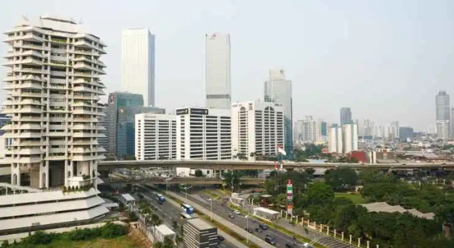 Luxurious and Cozy 2BR at Sudirman Suites Apartment By Travelio Premium, Book Apartment Hotels in Jakarta with a Pool, near Mulia Tower, Swimming Pool