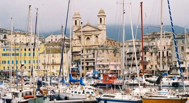 Bastia-Room, Забронировать Отель Бастия Upper Corsica, рядом с Пляж Тога