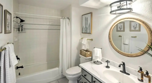 Коттедж Luxe Home w/ Detached Casita & Furnished Patio!