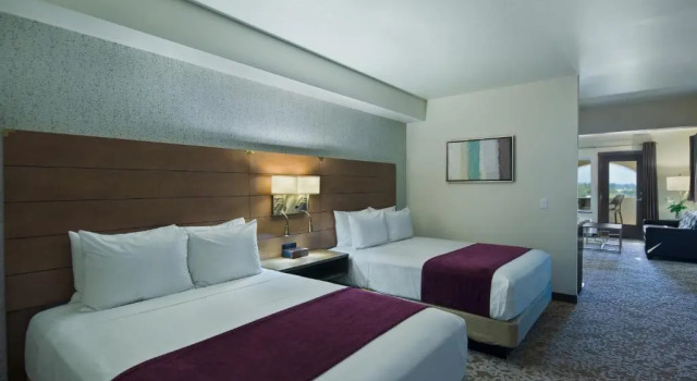 Четырёхместный люкс Oxford Suites Sonoma - Rohnert Park