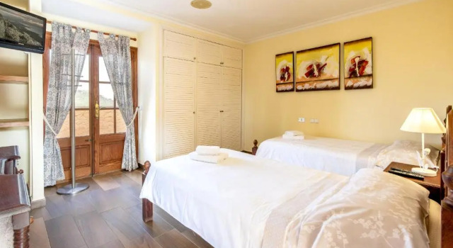Villa Oscols dAlt, Book Villa Cottages in Alcudia, Cottage