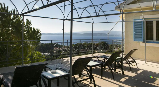 Апартаменты Irini Apartments