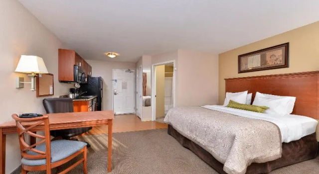 Двухместный номер Standard c 1 комнатой Candlewood Suites Williston by IHG