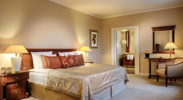 Люкс Presidential Hotel Nassauer Hof