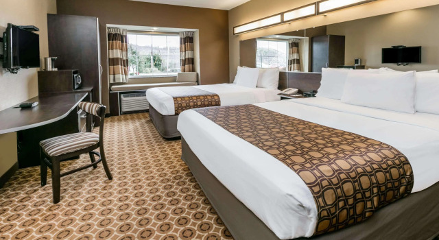 Sleep Inn & Suites Steubenville at the University, Varaa Hotelli Hotellit Steubenville aamiaisella, Aamiainen