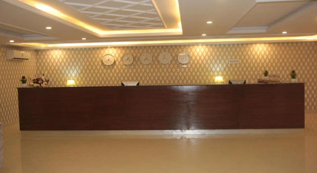 Grand Millennium Hotel, Rezerwuj Hotel Tanie hotele w Lahaur, w pobliżu Lahore Stock Exchange