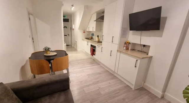 Апартаменты с 3 комнатами 3BR 3Ensuite - Close to station - Parking upon request