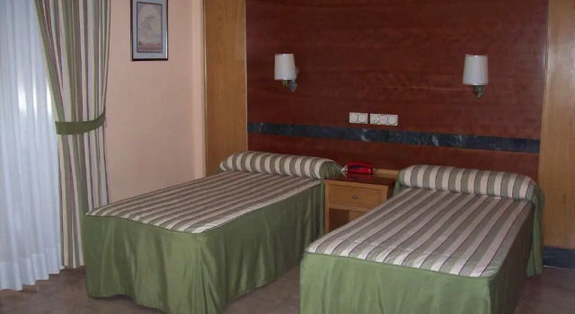 Трёхместный номер Standard Gavilanes 2 TOLEDO