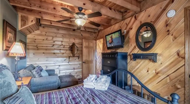 La Posada de Ponder - Four Bedroom Cabin with Hot Tub, Varaa Hotelli Ruidoso New Mexico