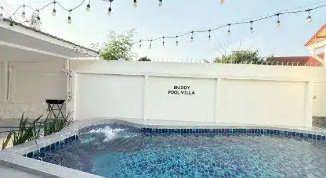 Buddy pool villa