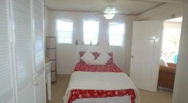 Апартаменты Beautiful Apartment Across The Road From The Beach