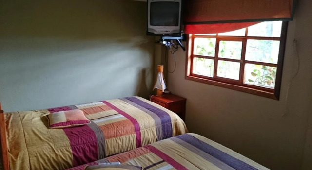 Hostal Casa Del Rio, Забронировать Отель Отели Куэнка 3 звезды, рядом с Old Cathedral, 3*