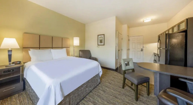 Run of House Candlewood Suites Springfield-Medical District by IHG