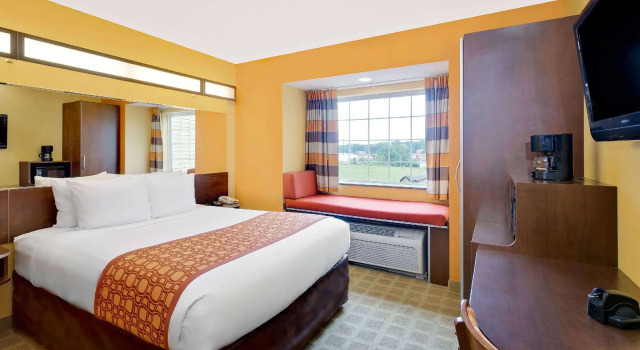 Двухместный номер Standard Microtel Inn & Suites by Wyndham Princeton