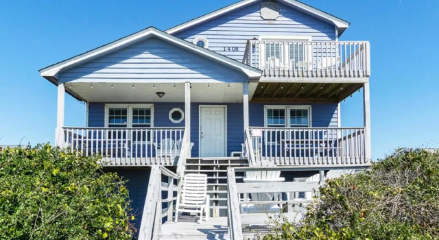 1 4 Us by Oak Island Accommodations