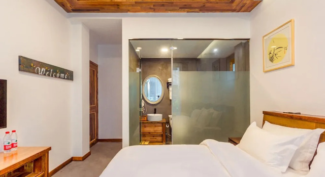 That Mountain That Shed, Prenota Hotel Huzhou Zhejiang