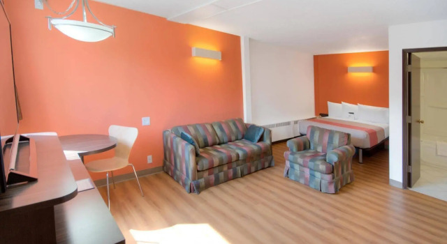 Motel 6 Lethbridge, AB