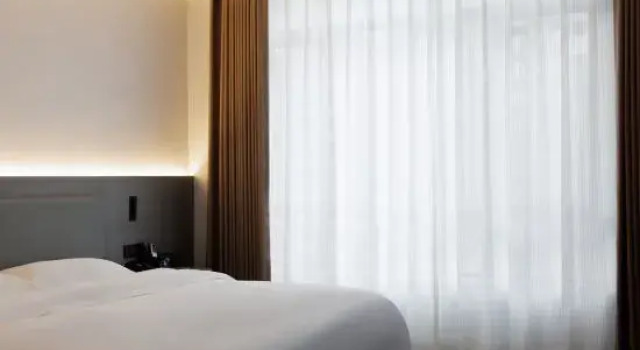 Люкс Business 7 Days Premium Hotel (Chongqing Qijiangdong Railway Station Wanda Plaza)