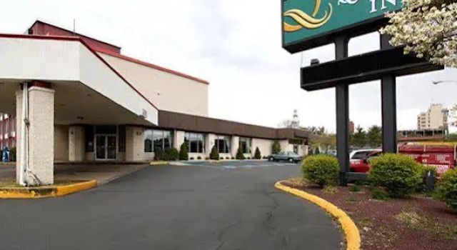 Quality Inn Easton, Book Hotel Hoteller i Easton med parkering, Parkering