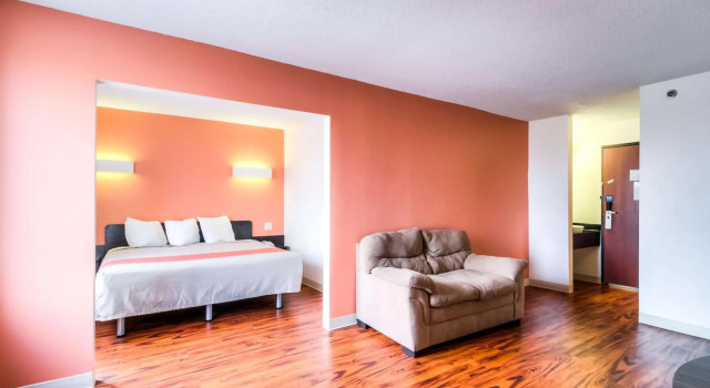 Motel 6 Lansing, Varaa Motelli  