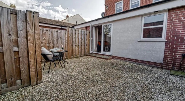 Lovely 2 Bedroom Apartment With Parking, Varaa Huoneisto Asunnot kohteessa Merseyside, Huoneisto