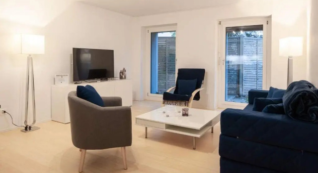 2,5 Zi Design Loft Wohnung mit Gartensitzplatz, Забронировать Бутик-отель Отели Базеля с парковкой, рядом с Музей Антиквариата и коллекция Людвига, Парковка