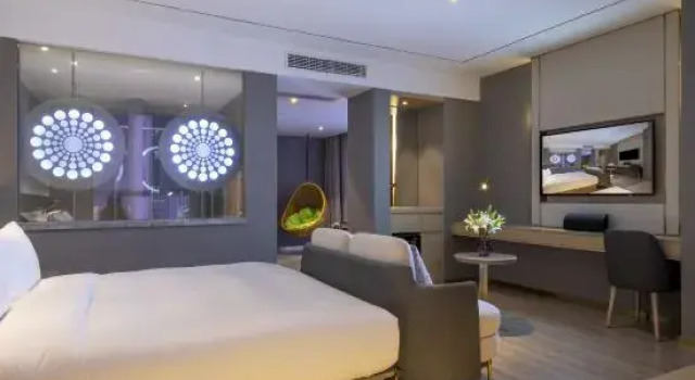 Люкс Business Orange Hotel (Qingdao Golden Beach)