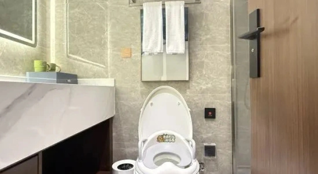 Семейный тент Kyriad Hotel