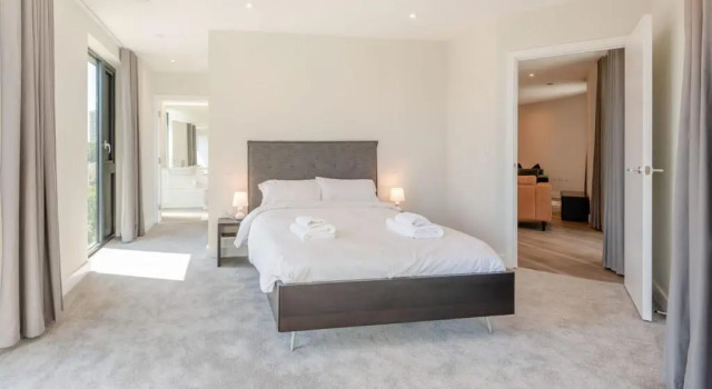 Апартаменты с 2 комнатами Spacious and Bright Apartments in Brentford