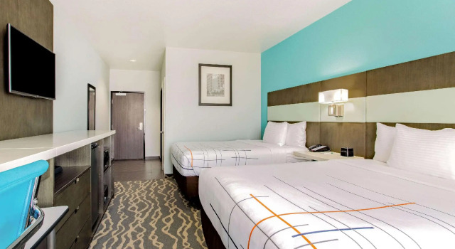 Четырёхместный номер Standard La Quinta Inn & Suites by Wyndham Northlake Ft. Worth