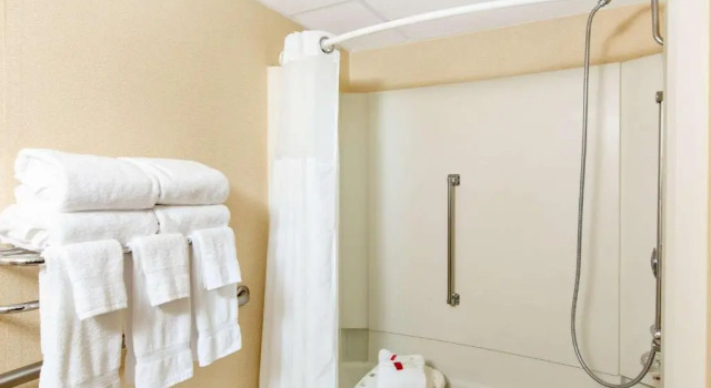 Двухместный номер Deluxe Ramada by Wyndham Midtown Grand Island