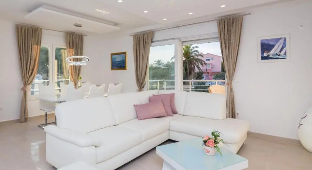 The Adriatic Pearl Split, Varaa Hotelli Hotellit Strožanac pysäköinnillä, Pysäköinti