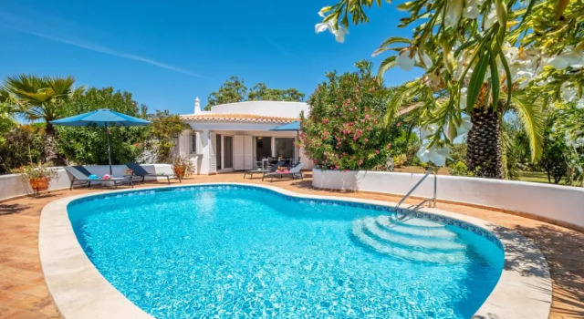 Вилла Villa Sunshine - Escapadinha tranquila com piscina e BBQ em Armação de Pêra