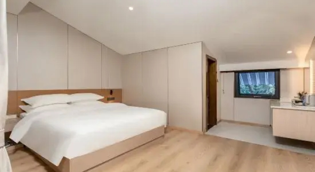 Семейный люкс с 3 комнатами Qin Luxe Qinglefu Courtyard Hotel (High Speed Railway Station Jiaxing Road Food Street)