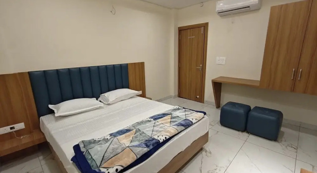 Двухместный номер Deluxe Hotel Shree Krishnam