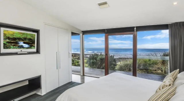 Hearns Beachside Villa 2, Prenota Villa Port Fairy Victoria