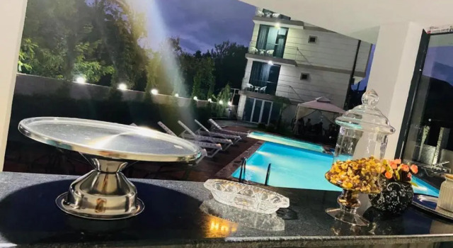 Трёхместный номер Luxury New House Kobuleti